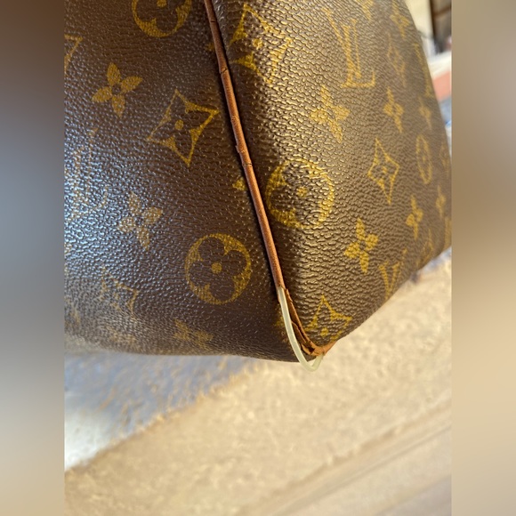 Louis Vuitton Speedy Monogram Canvas - Picture 12 of 14